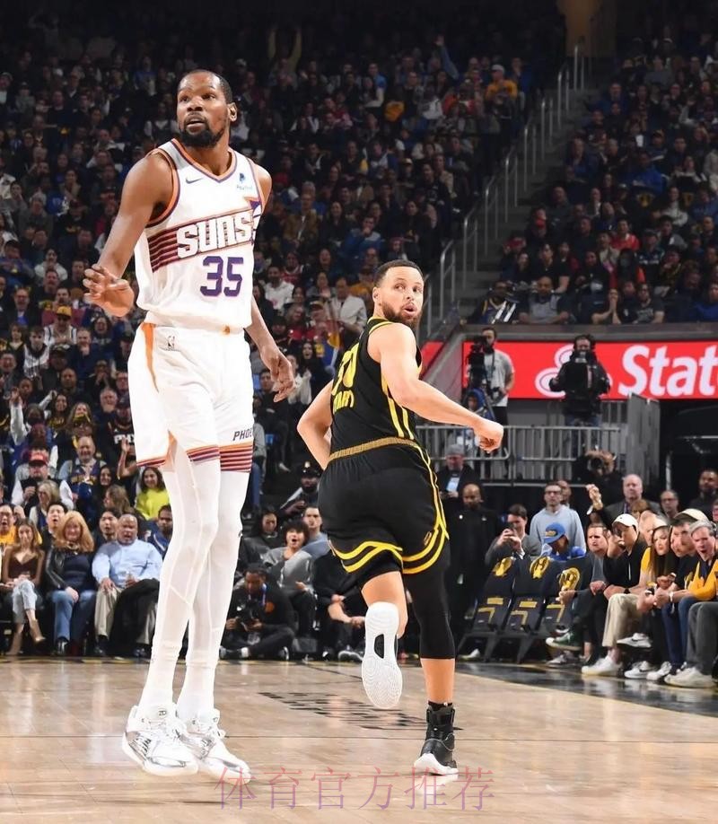 库里全场21投11中，三分11中3得到31分3篮板5助攻